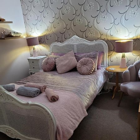 Siobhan'S Abode 2 Deluxe Doubles N Large Single No Pets Swindon Exterior foto